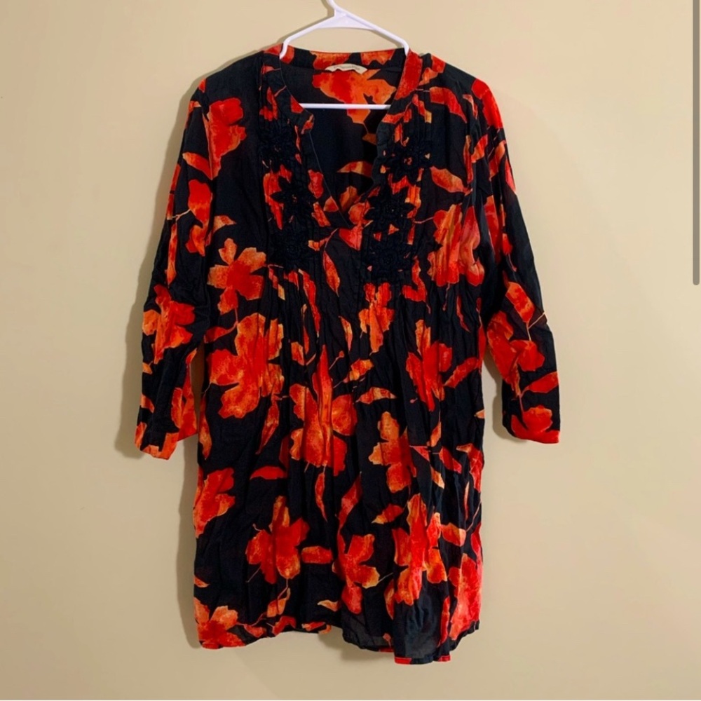 Soft Surroundings 3/4 sleeve embroidered tunic top